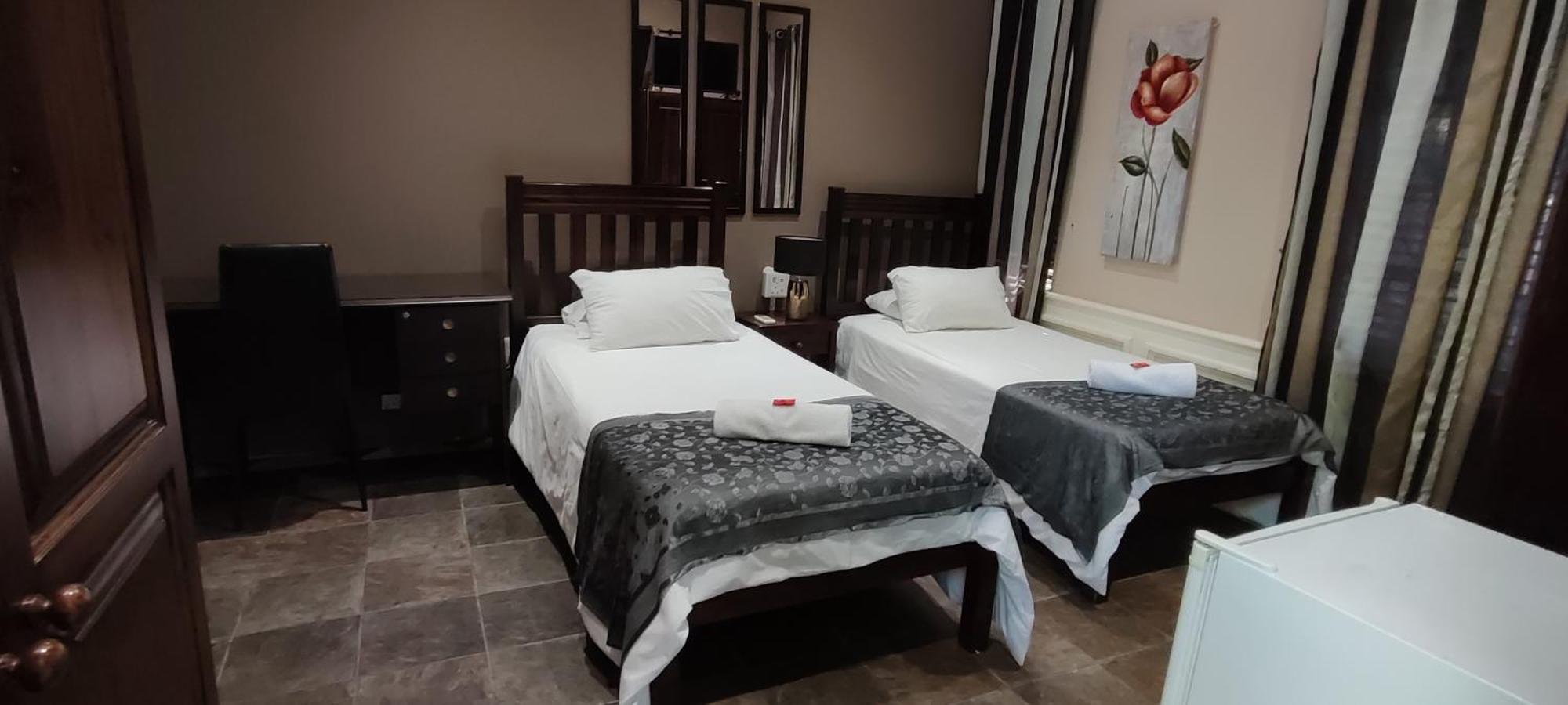 Sunbell Ventures Guesthouse Cape Town Bagian luar foto